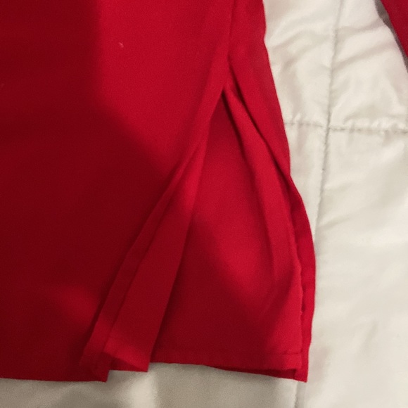 Red blouse mad in India Rex Fabrics - Picture 7 of 9